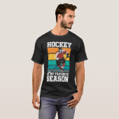 ホッケーが大好きなシーズン スポーツアスリート アイスギ Tシャツ (正面フル)