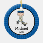 ホッケーの男の子はパーソナライズなクリスマスをからかいます セラミックオーナメント (裏面)