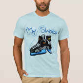 ホッケーは私の靴のTシャツおよびギフトスケートで滑ります Tシャツ (正面)