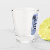 ホッケーシーズンアイスコールドユーモアおもしろいパック ショットグラス (左)