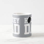 ホッケーパパスポーツアイスホッケーパックコーヒーマグ コーヒーマグカップ (中央)