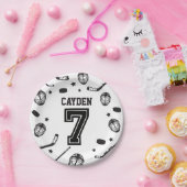 ホッケーブラック&ホワイト7誕生日 ペーパープレート (パーティー)