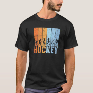 ホッケープレイヤーの進化ホッケーの必需品 Tシャツ