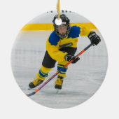 ホッケー誇りを持ったママ写真 セラミックオーナメント (裏面)