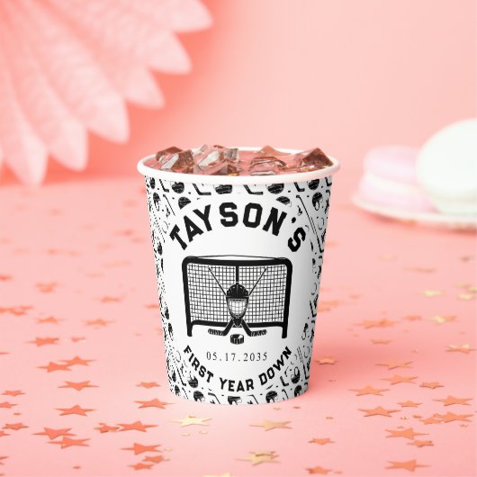 ホッケー1年目を切る1歳の誕生日紙 紙コップ (インサイチュ)