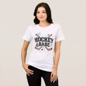 ホッケー・ベイビー - 美と強さの融合 トライブレンドTシャツ (正面全面)