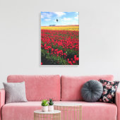 ホットエアバルーン付き赤と黄色のチューリップフィールド キャンバスプリント (インサイチュ (リビング))