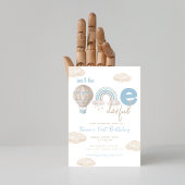 ホットエアバルーン彼は虹の第1の誕生日ではない 招待状