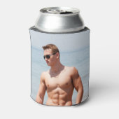 ホットガイ裸の胸筋ABSビーチシャーレス 缶クーラー (缶裏面)