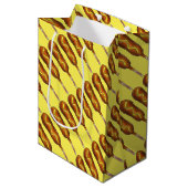 ホットコーンドッグコーンドッグイエローマスタードジャンクフード ミディアムペーパーバッグ (正面アングル)