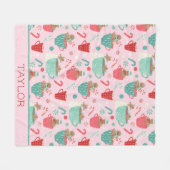 ホットタブジンジャーブレッドかわいいピンクのホットココアパターン フリースブランケット (正面(横))