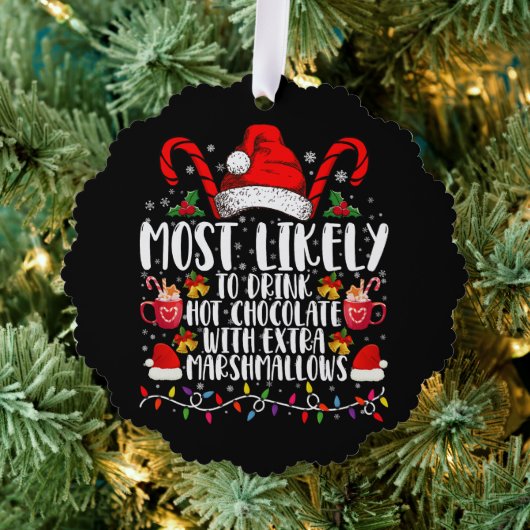 ホットチョコレートマシュマロを飲む可能性が高い オーナメントカード (インサイチュ (木))