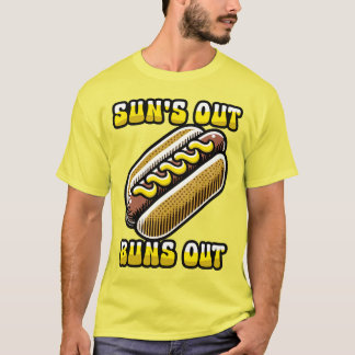 ホットドッグおもしろいサマーフード愛好家のSuns Out Buns Tシャツ