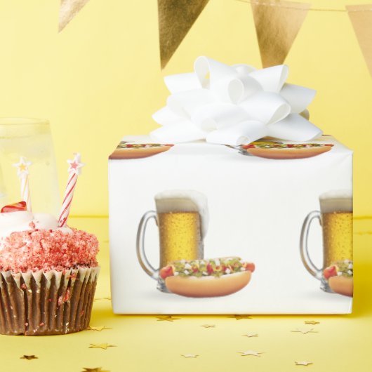 ホットドッグとビールを白に ラッピングペーパー (誕生日パーティー)