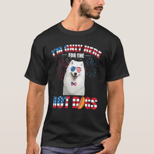 ホットドッグ目当てなサモエド アメリカ 7月 Tシャツ (正面)
