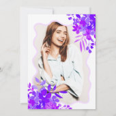 ホットパープル波フレームボーフローラ卒業 招待状 (裏面)