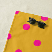 ホットピンクとオレンジ水玉模様 ビーチタオル (インサイチュ)