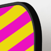 ホットピンクとカナリア色の黄色のストライプ ピックルボールラケット (左詳細)