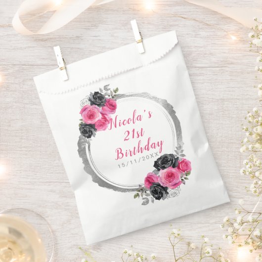 ホットピンクとシルバーの花エレガントの誕生日パーティー フェイバーバッグ (クリップ留めされた状態)