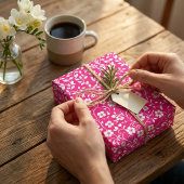 ホットピンクとホワイトフローラルパターン ラッピングペーパーシート