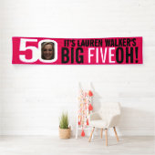 ホットピンクと白50誕生日バナー 横断幕 (インサイチュ)