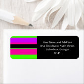 ホットピンクと紫の色調ストライプデザイン ラベル (インサイチュ)