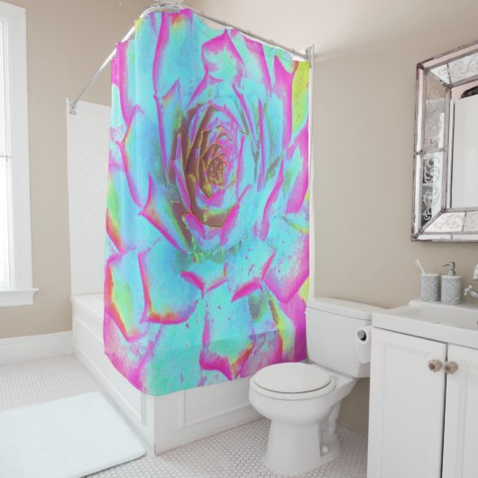 ホットピンクと青の多肉性セダムロゼット シャワーカーテン (インサイチュ)