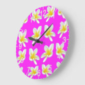 ホットピンクと黄色のフランジパニ柄 ラージ壁時計 (傾斜)