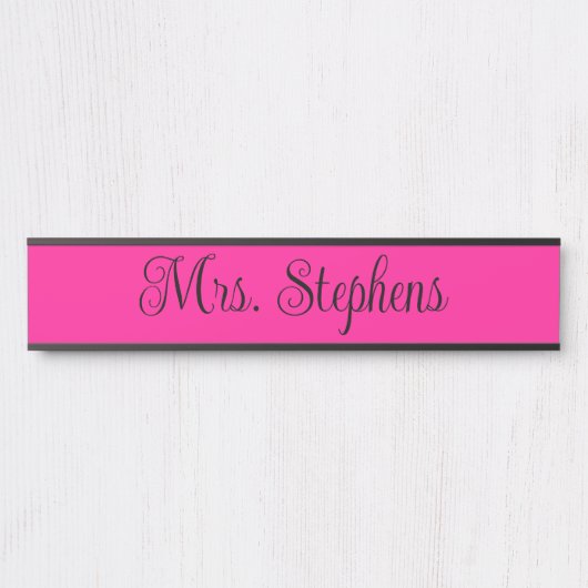 ホットピンクと黒のカーリー書名 サインプレート (正面)