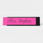 ホットピンクと黒のカーリー書名 デスクネームプレート (正面)