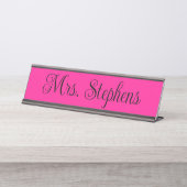 ホットピンクと黒のカーリー書名 デスクネームプレート (正面)