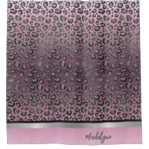 ホットピンクに輝くヒョウのプリント