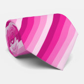ホットピンクのシャドウストライプ ネクタイ (ロール)