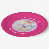 ホットピンクのスカーフを巻いたかわいい子犬の写真 ペーパープレート (アングル)