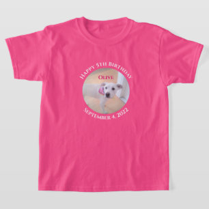 ホットピンクのスカーフを着た愛らしい子犬の写真 Tシャツ