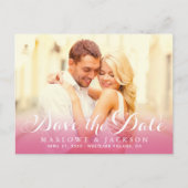 ホットピンクのスクリプトオーバーレイ写真の保存日付 案内ポストカード (正面)