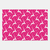 ホットピンクのトナカイ、クリスマスツリーとホリー ラッピングペーパーシート (正面3)