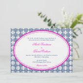 ホットピンクのネイビーオーバルのビーズ名門私立校風の付きカスタムウェディング 招待状 (スタンド正面)