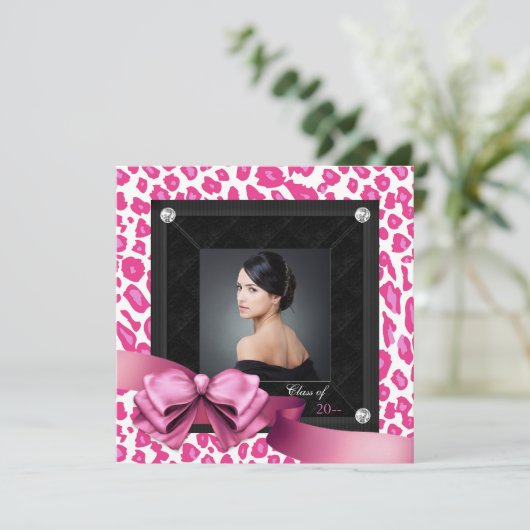 ホットピンクのヒョウ柄写真 卒業発表 案内状 (スタンド正面)