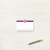 ホットピンクのモノクロ水玉模様 ポストイット (デスク上)