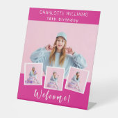 ホットピンクの写真コラージュ誕生日パーティーへようこそ 台座サイン (正面)