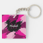 ホットピンクの名前とモノグラムのブラシストロークの色合い キーホルダー (裏面)