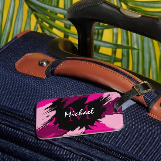 ホットピンクの名前とモノグラムのブラシストロークの色合い ラゲッジタグ (正面インサイチュ3)
