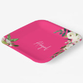 ホットピンクの白い花のスクリプトネーム誕生日 ペーパープレート (傾斜あり)