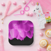 ホットピンクの花の花びらを黒に ペーパープレート (パーティー)