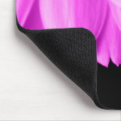 ホットピンクの花の花びらを黒に マウスパッド (コーナー)