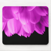 ホットピンクの花の花びらを黒に マウスパッド (正面)