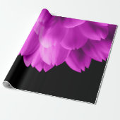 ホットピンクの花の花びらを黒に ラッピングペーパー (アンロールド)