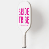 ホットピンクの花嫁部隊　Becoming Mrs. ブライズシャワー ピックルボールラケット (左)