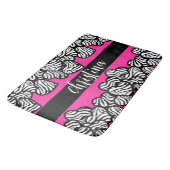 ホットピンクの黒と白のゼブラパターンハート名 バスマット (アングル)